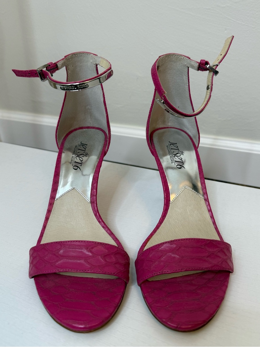 Michael Kors Jet Set 6 Pink Embossed Leather Heels – NEED REPAIR